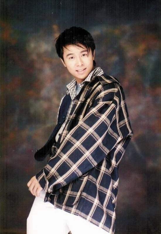 王菲初恋男友红豆,巅峰期与毛宁齐名,一失足成千古恨让天后蒙羞