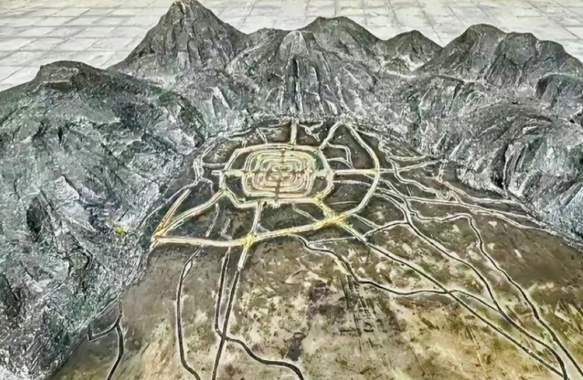 南京地形三面环山图片