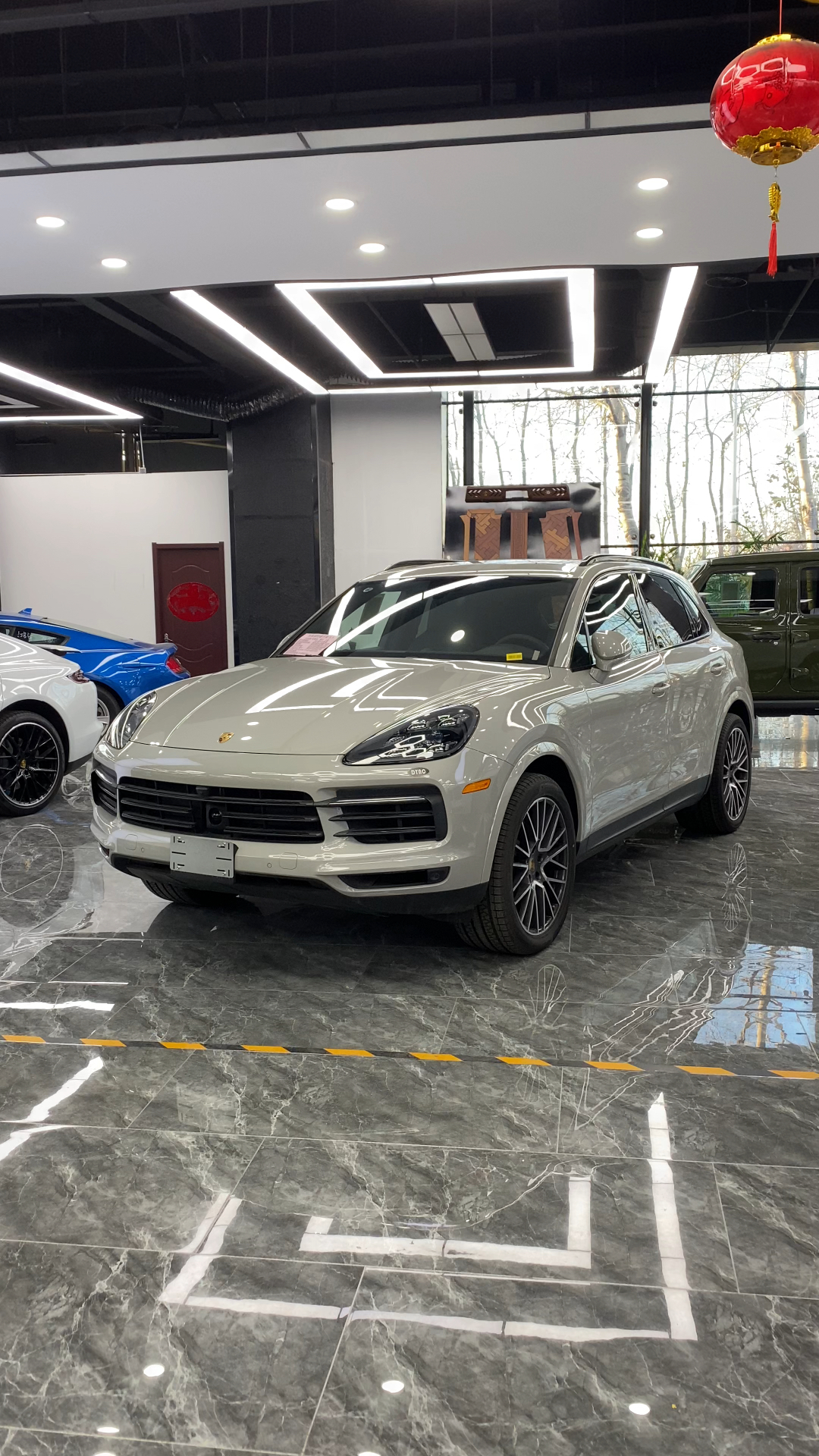 水泥灰保时捷卡宴加版顶配