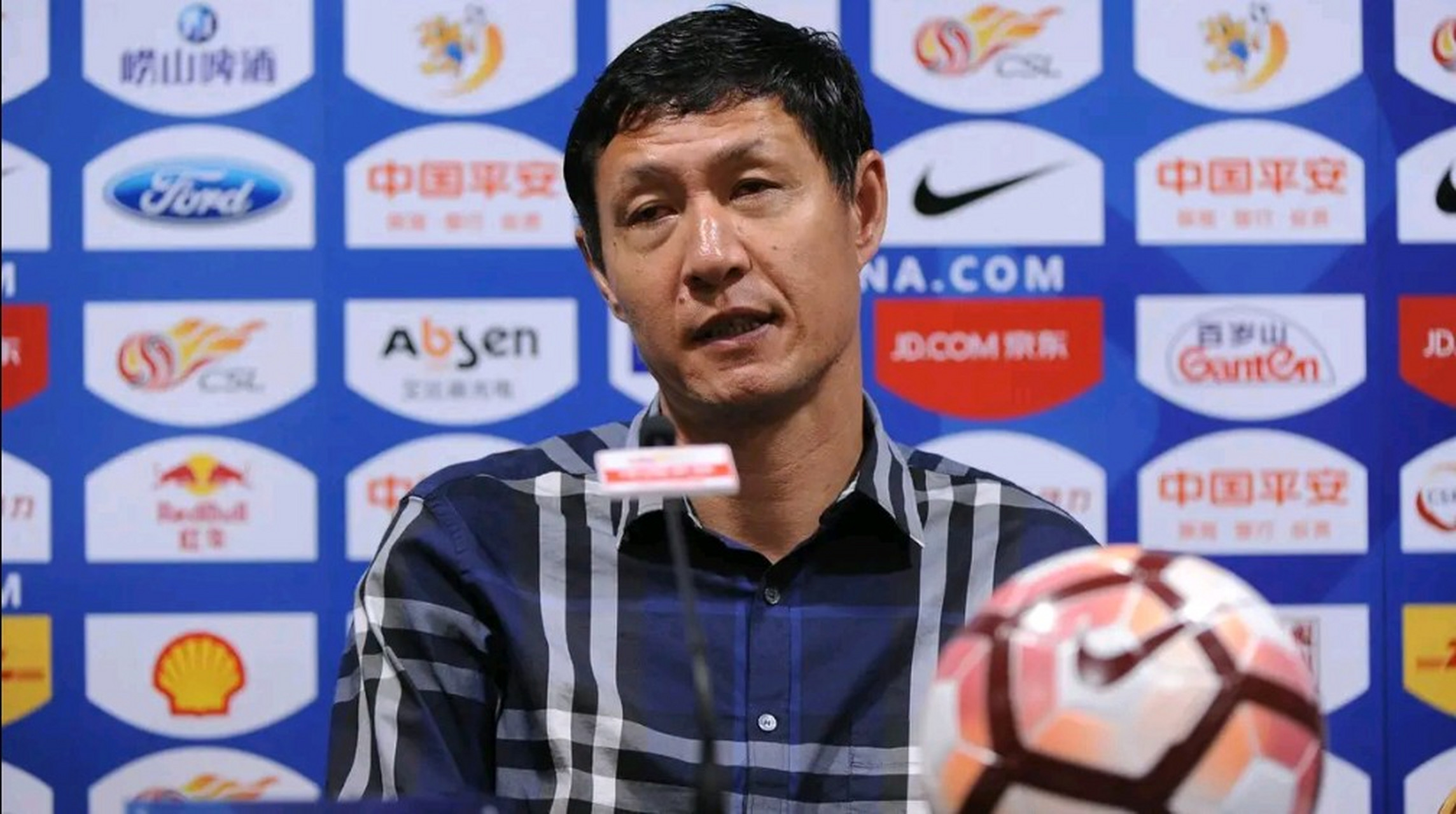 黎兵出任广州影豹足球俱乐部主教练  4月11日广州影豹足球俱乐部官方