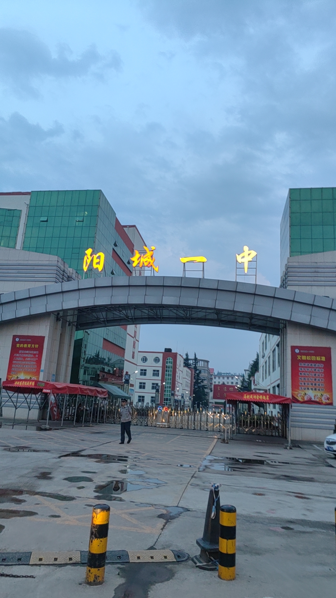 阳城一中,一个30万不到的人口,中考部分优秀生源流向晋州一中,可高考