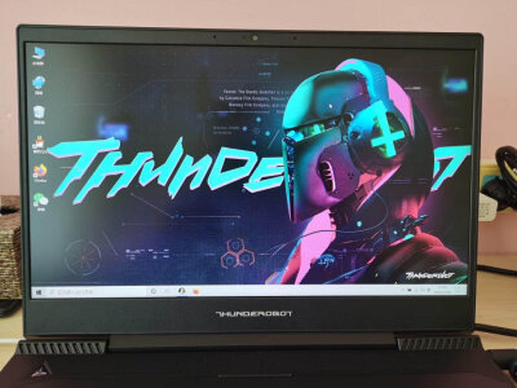 雷神911对比外星人m14,雷神911s2c评测视频  雷神911也还不错的,使用