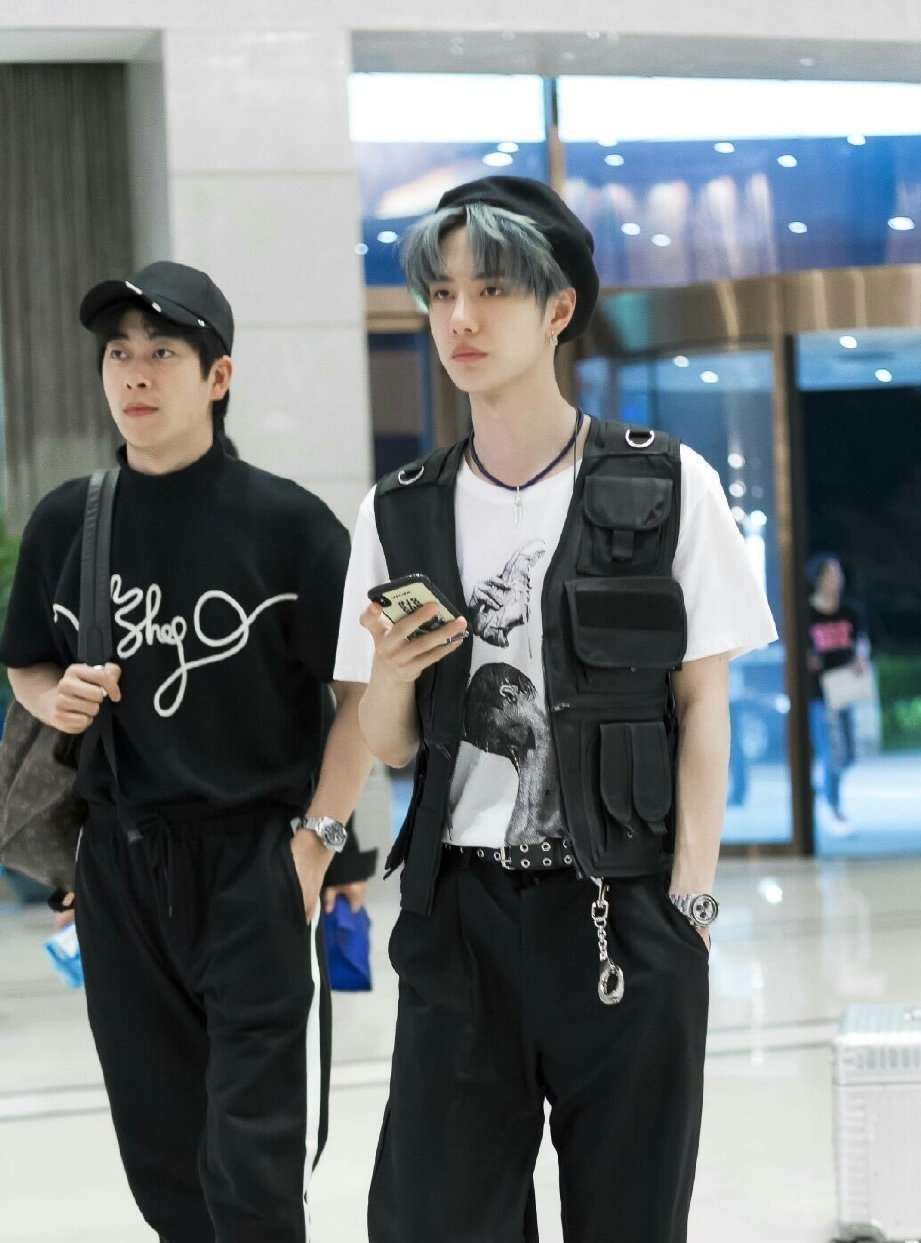 王一博私服穿搭,路人都得说一句太帅了