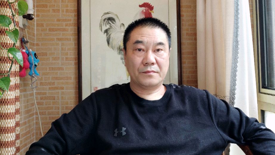 画雄鸡独立以彰显其五德品行