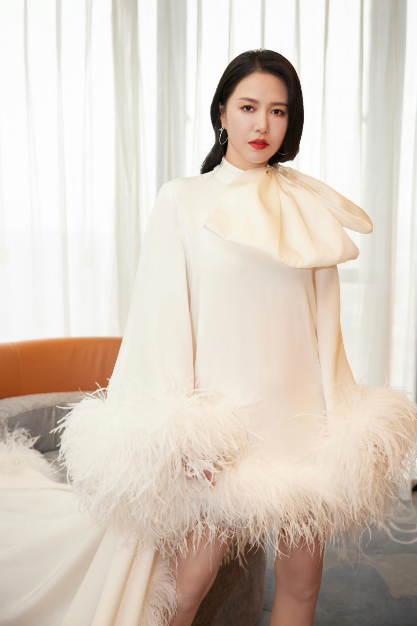 谭维维  高跟凉鞋美腿