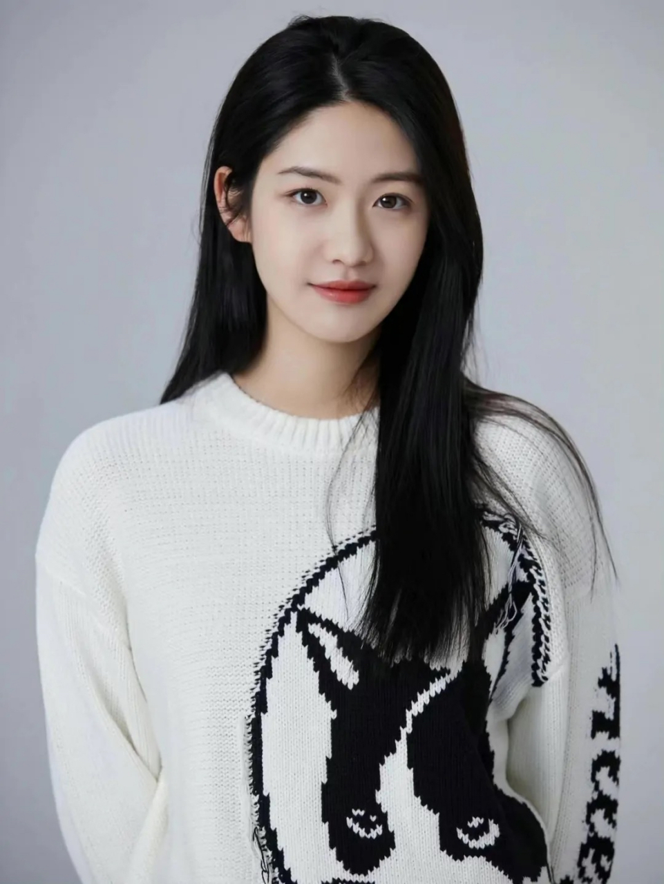 向涵之,2002年5月4日出生,华语影视女演员.