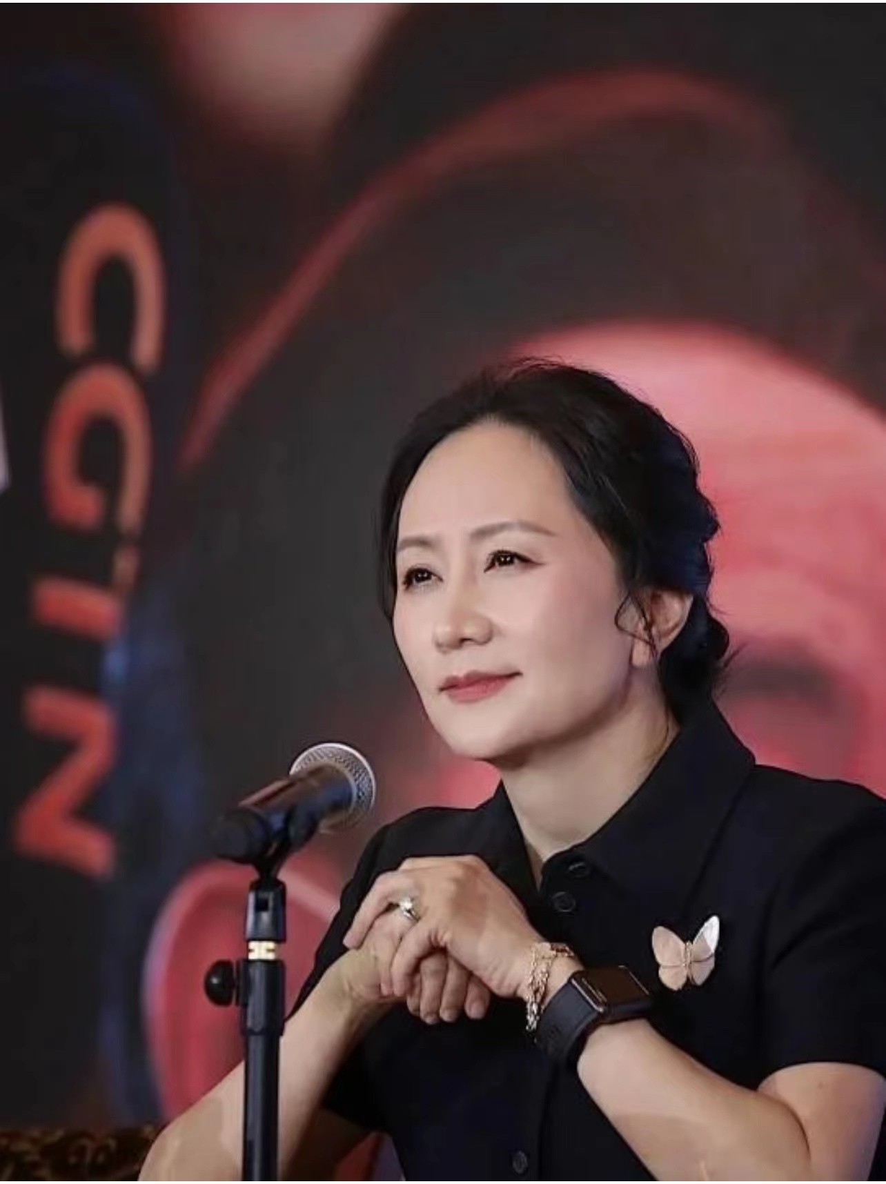 孟晚舟回国首次现身,千金小姐气质杠杠的 今天新闻刷到这几张图,孟