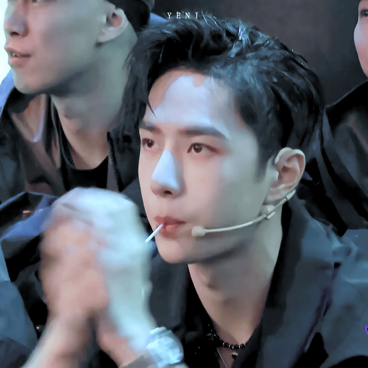 郑重回复: 王一博不抽烟! 他啊,一天天的就在