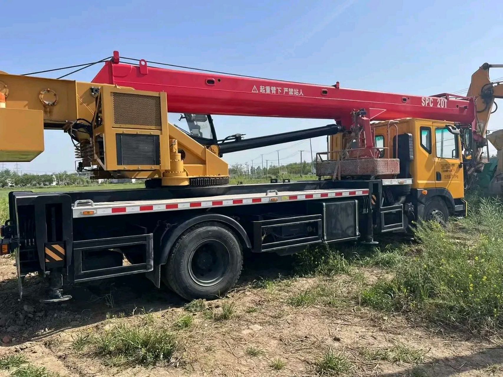 今年真的是非常后悔啊,贷款买了这一辆吊车,上路40多万,已经好几天没