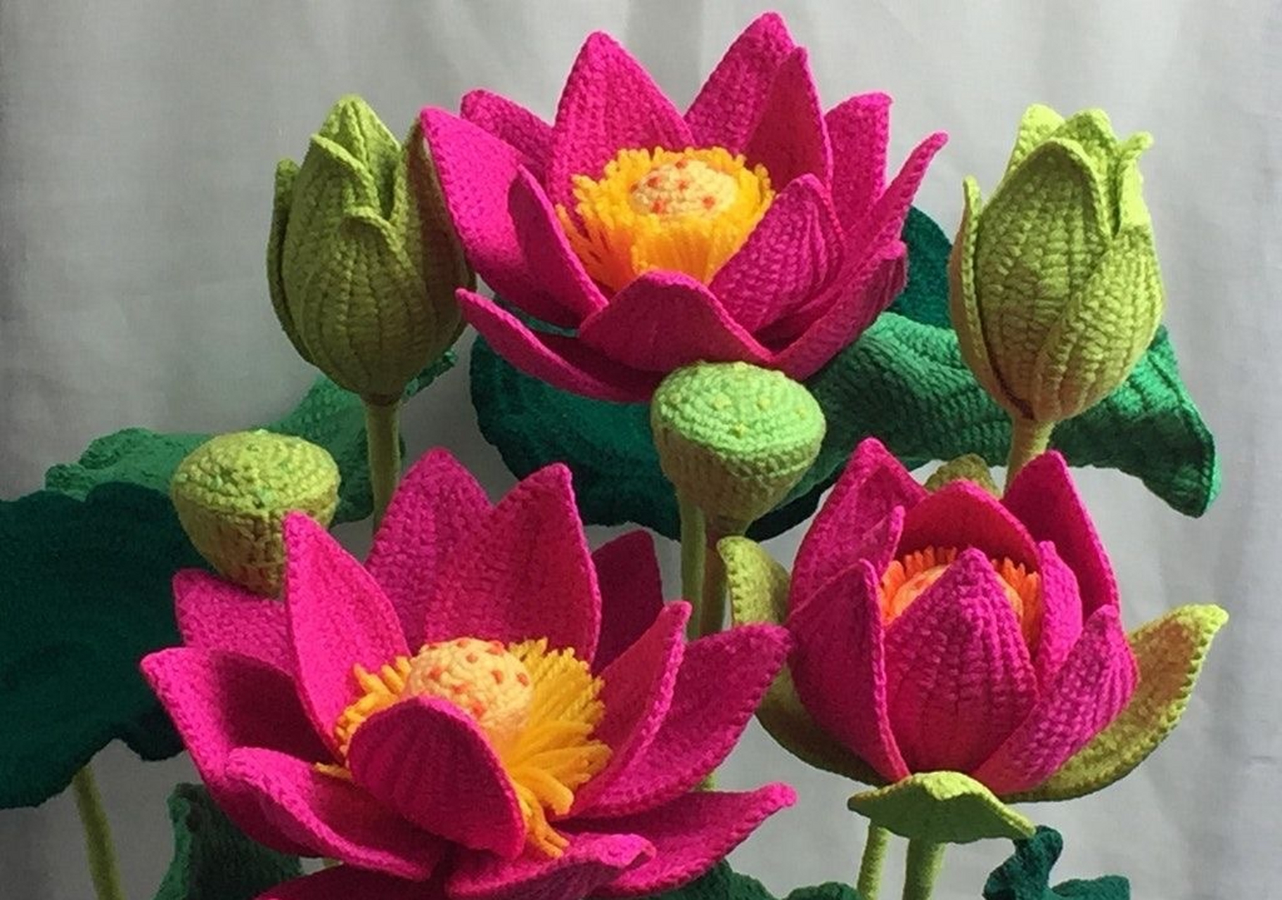 最近正逢荷花03盛开,附上钩针编织的荷花03莲花,供大家欣赏钩针