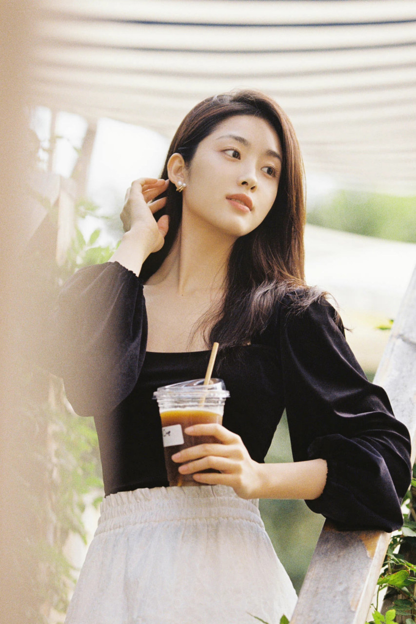 极品美女吴曼思[鲜花]