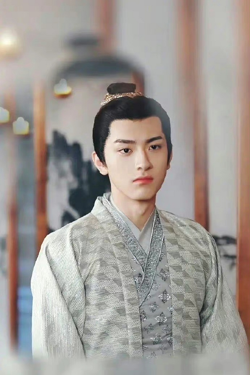 林一的古装,好看吗?感觉还是现代装更帅