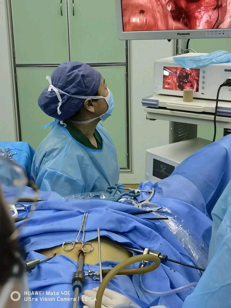 知道做妇科手术时,下面坐的那个人是干什么的吗?