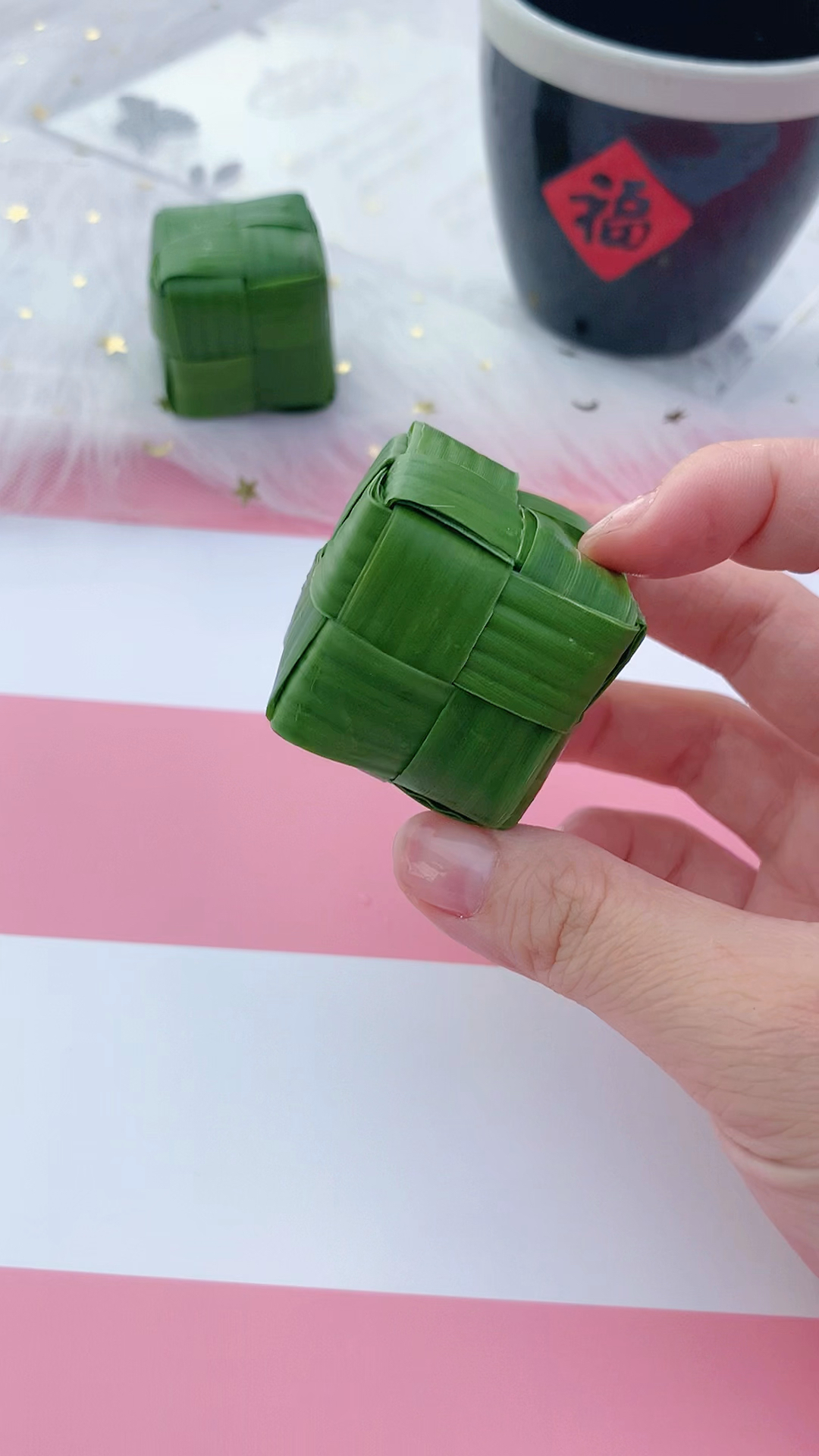 展示一下我的包粽子技能,正方形的粽子我也会包的,你们那有这种粽子吗