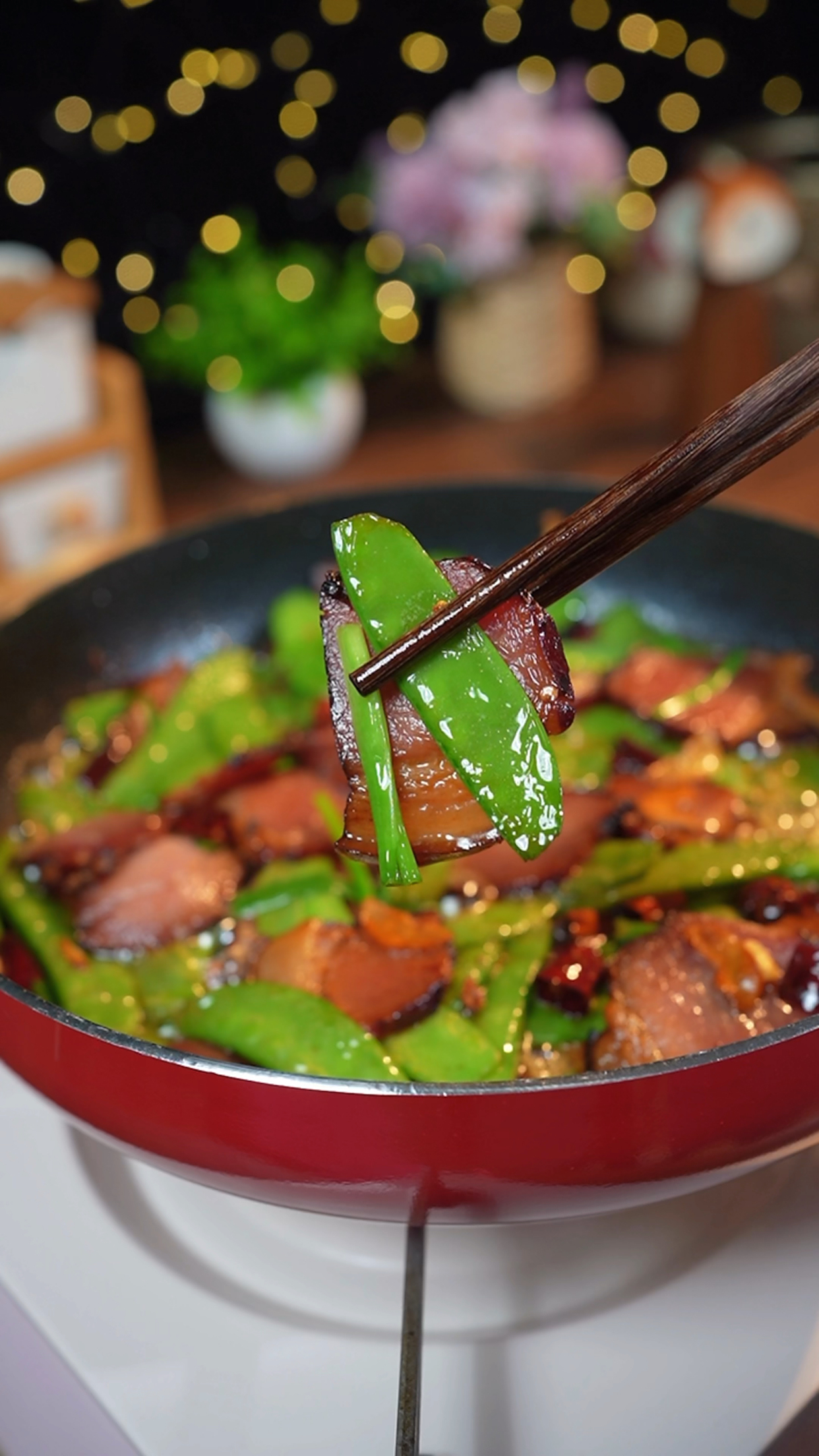 荷兰豆炒腊肉简单的晚餐好吃又下饭