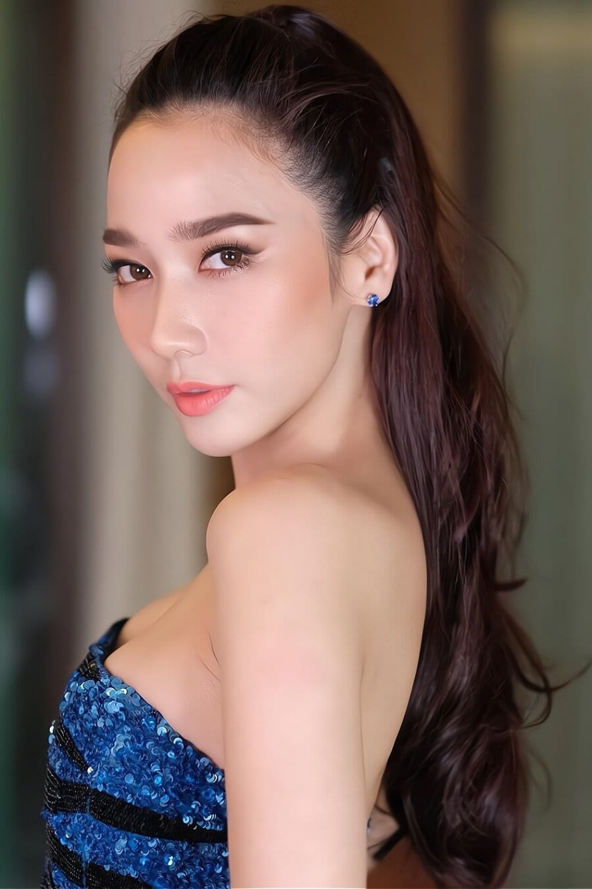 帕德容琶·砂楚是泰国的性感女神,泰国第7电视台的