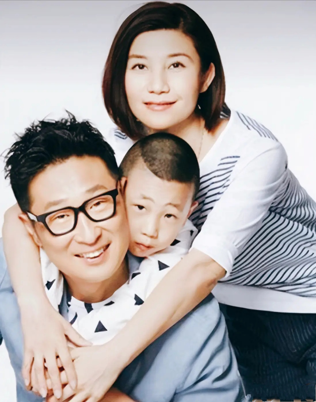 有一次,林永健和老婆吵架,脱口而出:"你长的这么难看,娶了你,算我瞎了