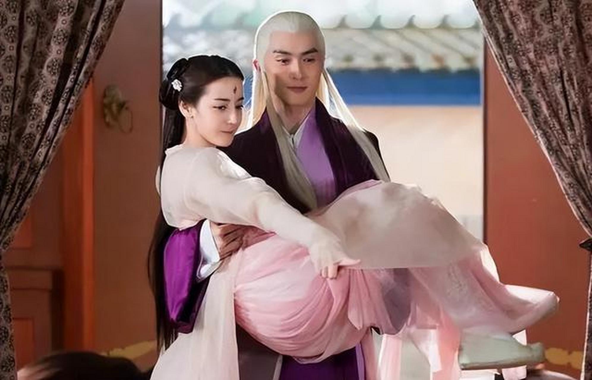 63岁费翔轻松横抱1709615肌肉美女娜然转圈,你让内95细98男的