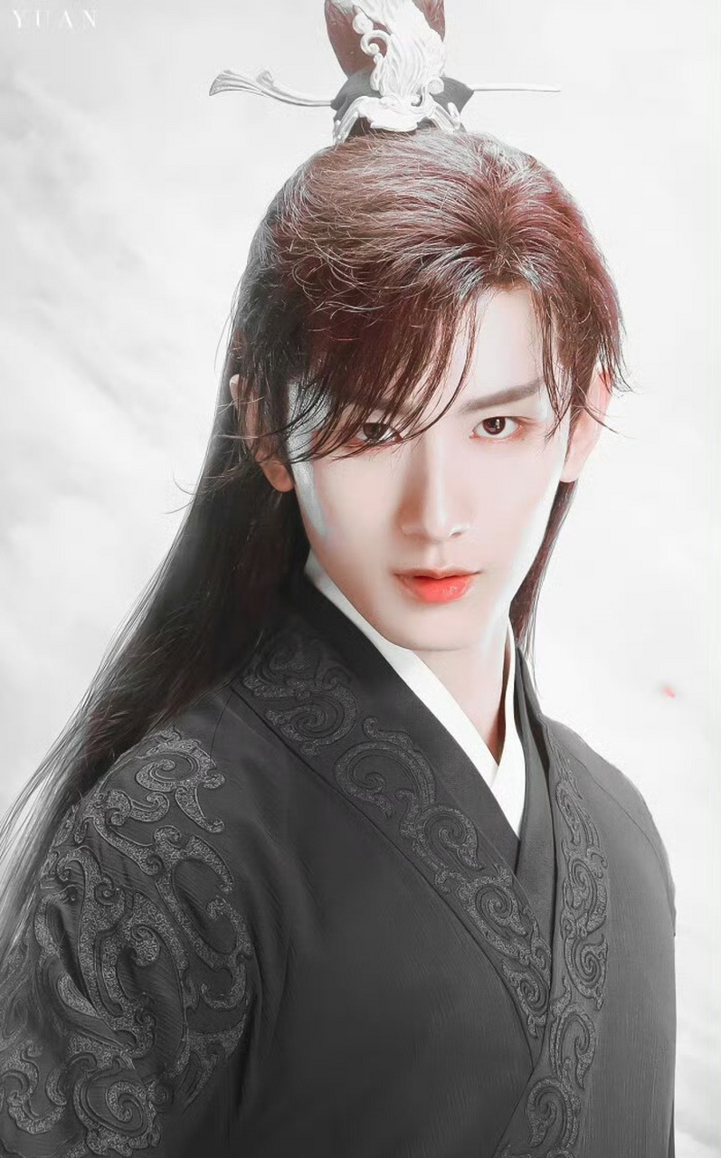 成毅# #王一栩探班成毅李一桐# 王一栩拉黑成毅粉丝,粉丝喊话:哥把我