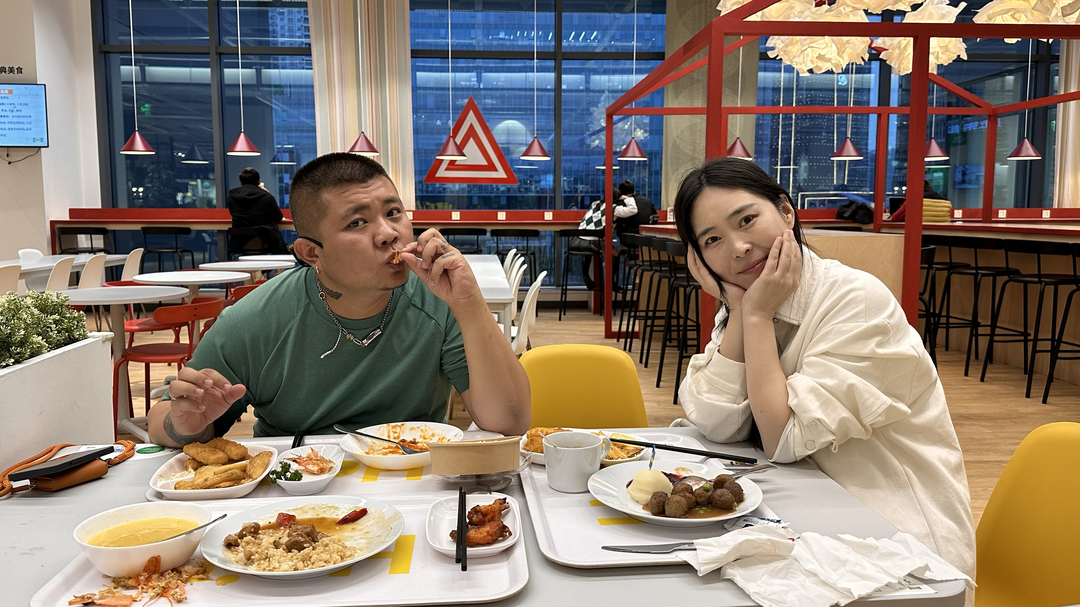 我们到南宁了，先去逛一下宜家，在宜家吃个晚饭