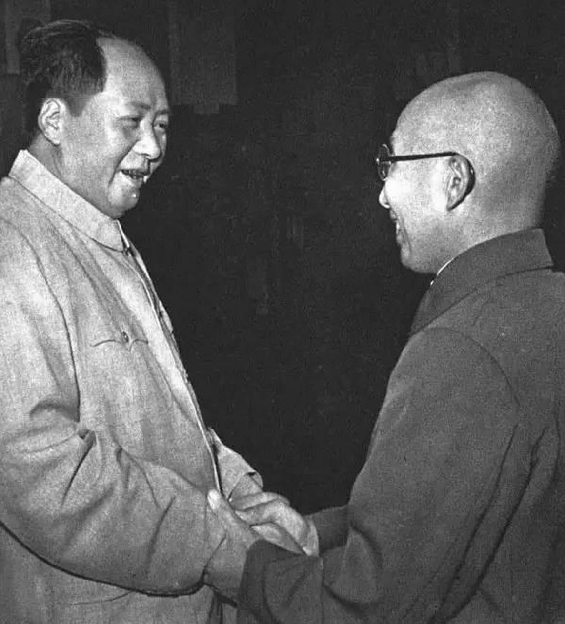 阎连科一颗糖引发这么大的争议,什么感恩日本侵略,阎连科向西方摇尾