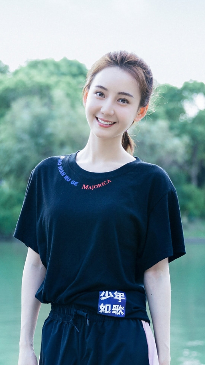 气质清新甜美的陆怡璇