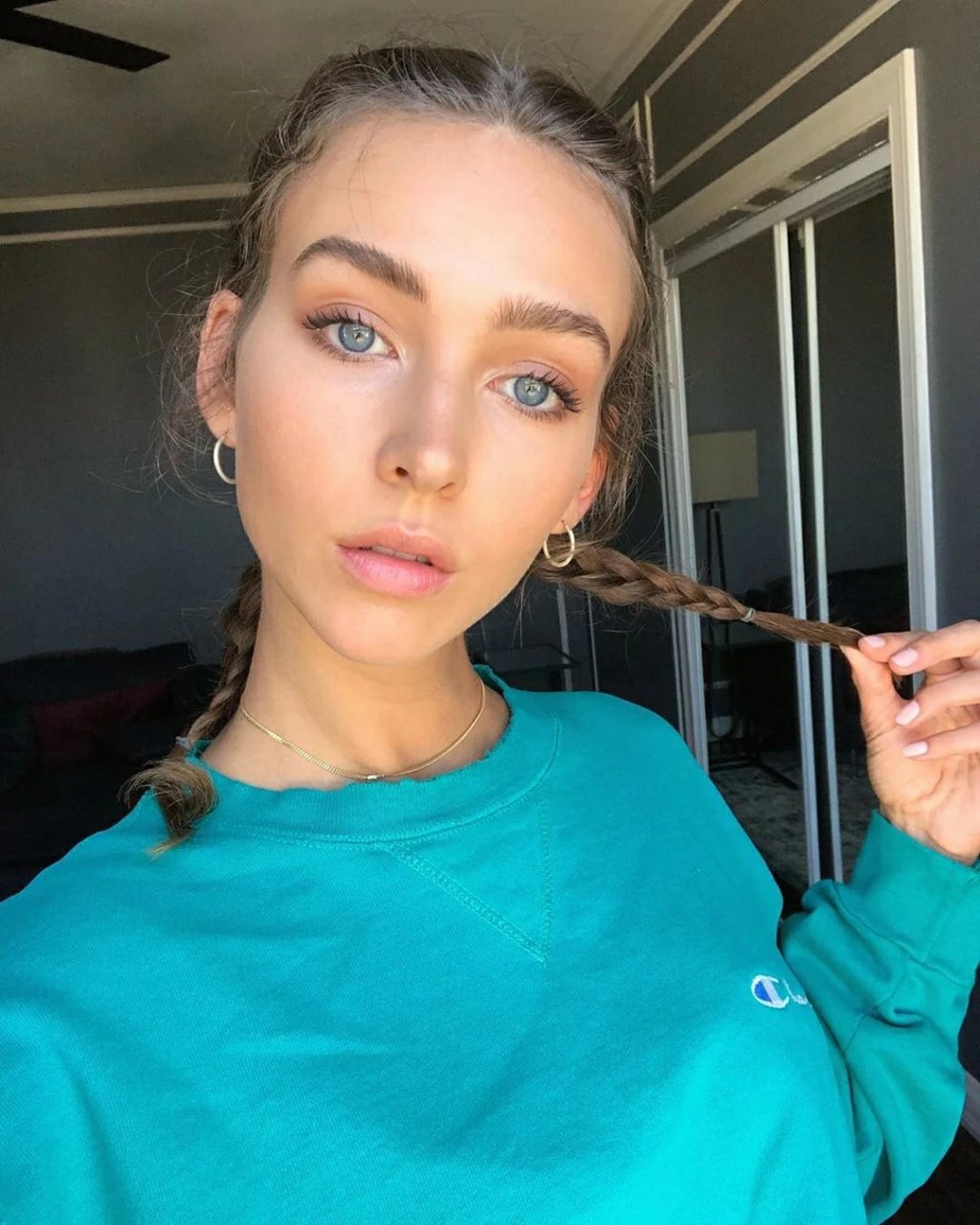 rachel cook(瑞秋·库克)1995年1月8日出生于美国华盛顿州西雅图,身高