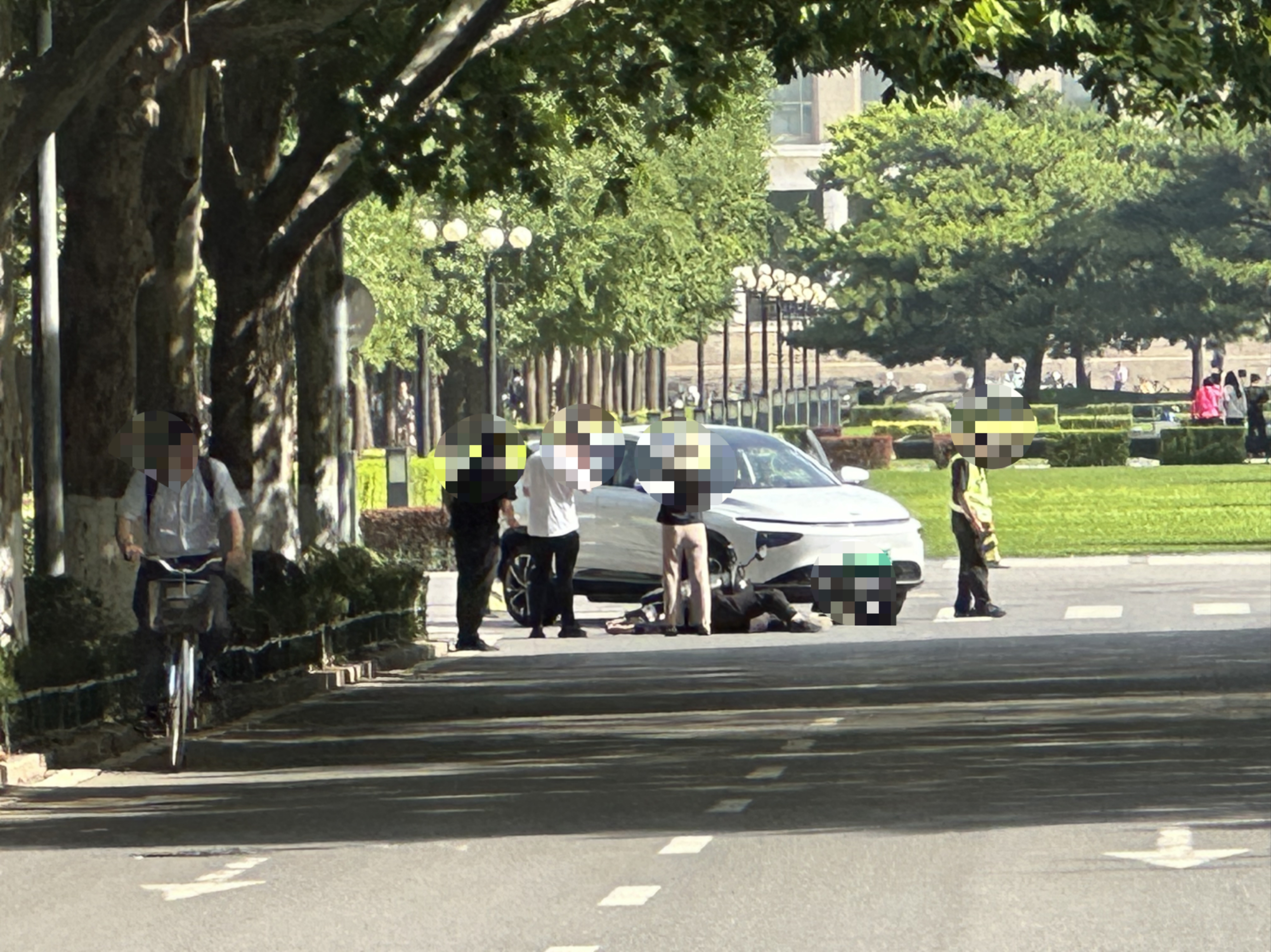 大学生交通事故图片