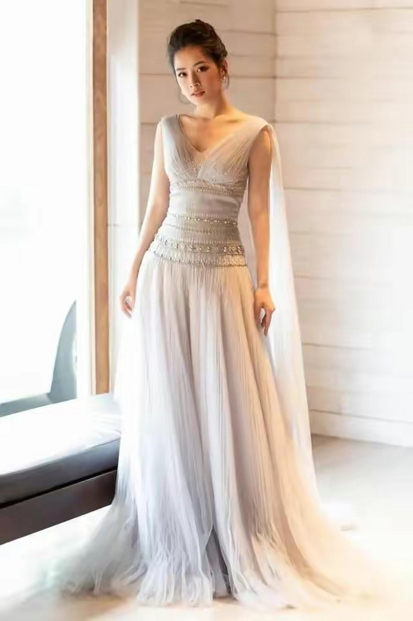 华为代言人芝芙:越南最具影响力女星,穿着华丽薄纱裙惊艳全场  近日