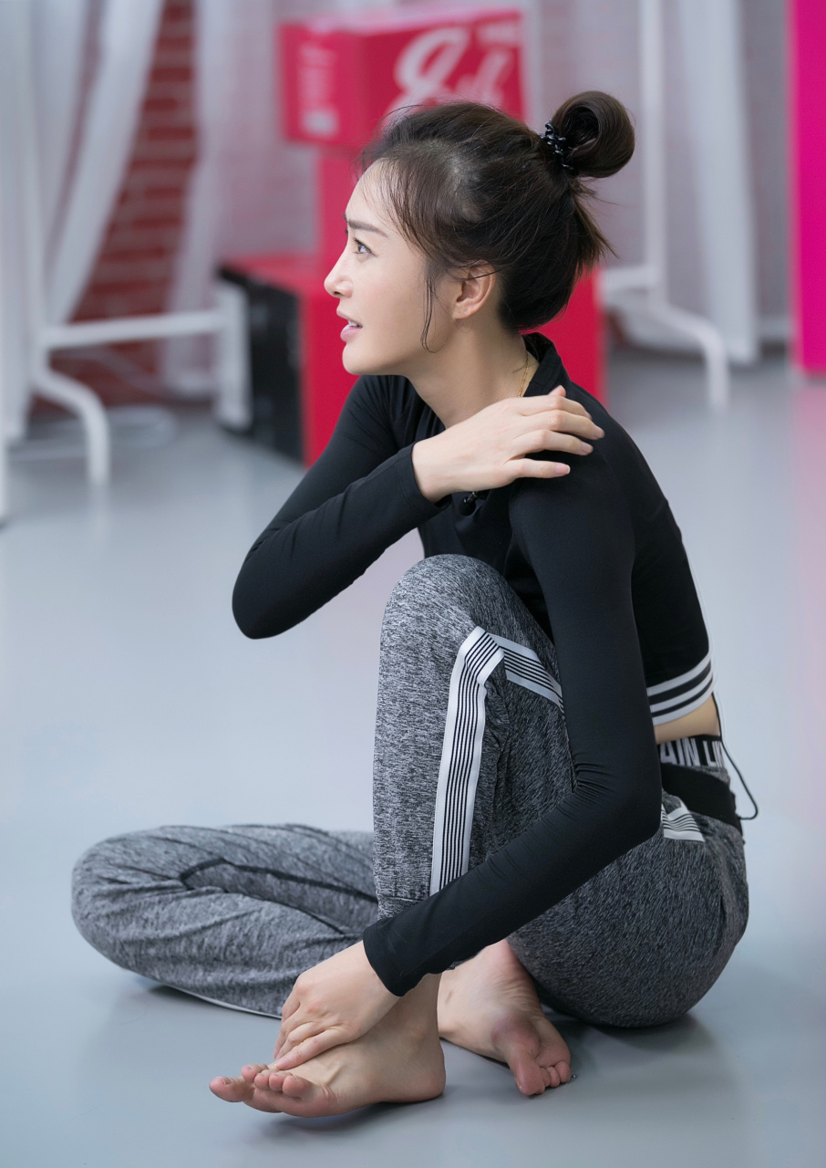 秦岚  美腿玉足合集