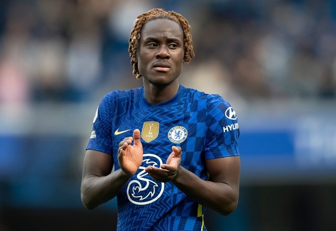 切尔西后卫查洛巴面临困惑:留队还是转租?