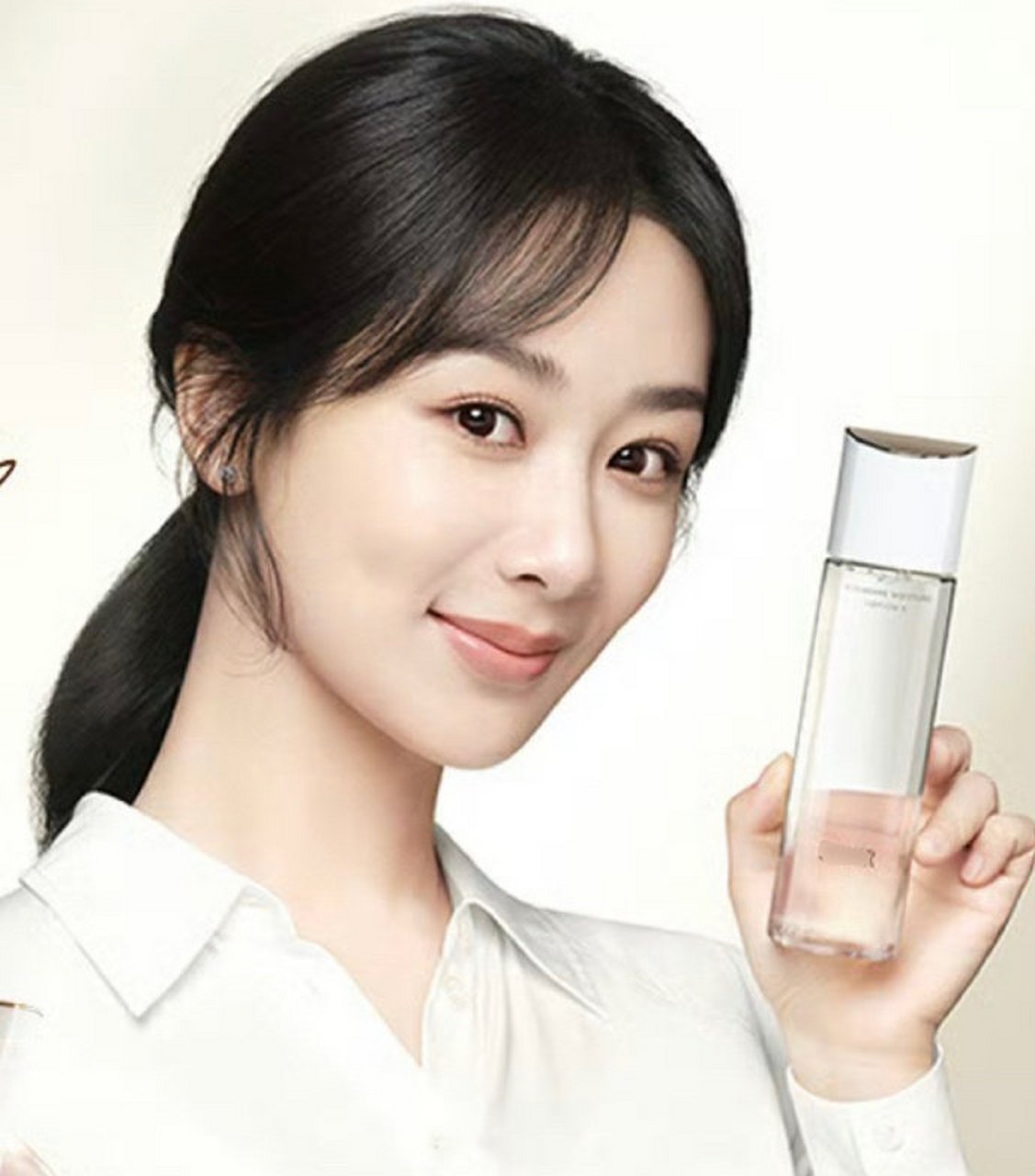 杨紫成为怡丽丝尔品牌代言人,有网友去质问怡丽丝尔客服,啊这