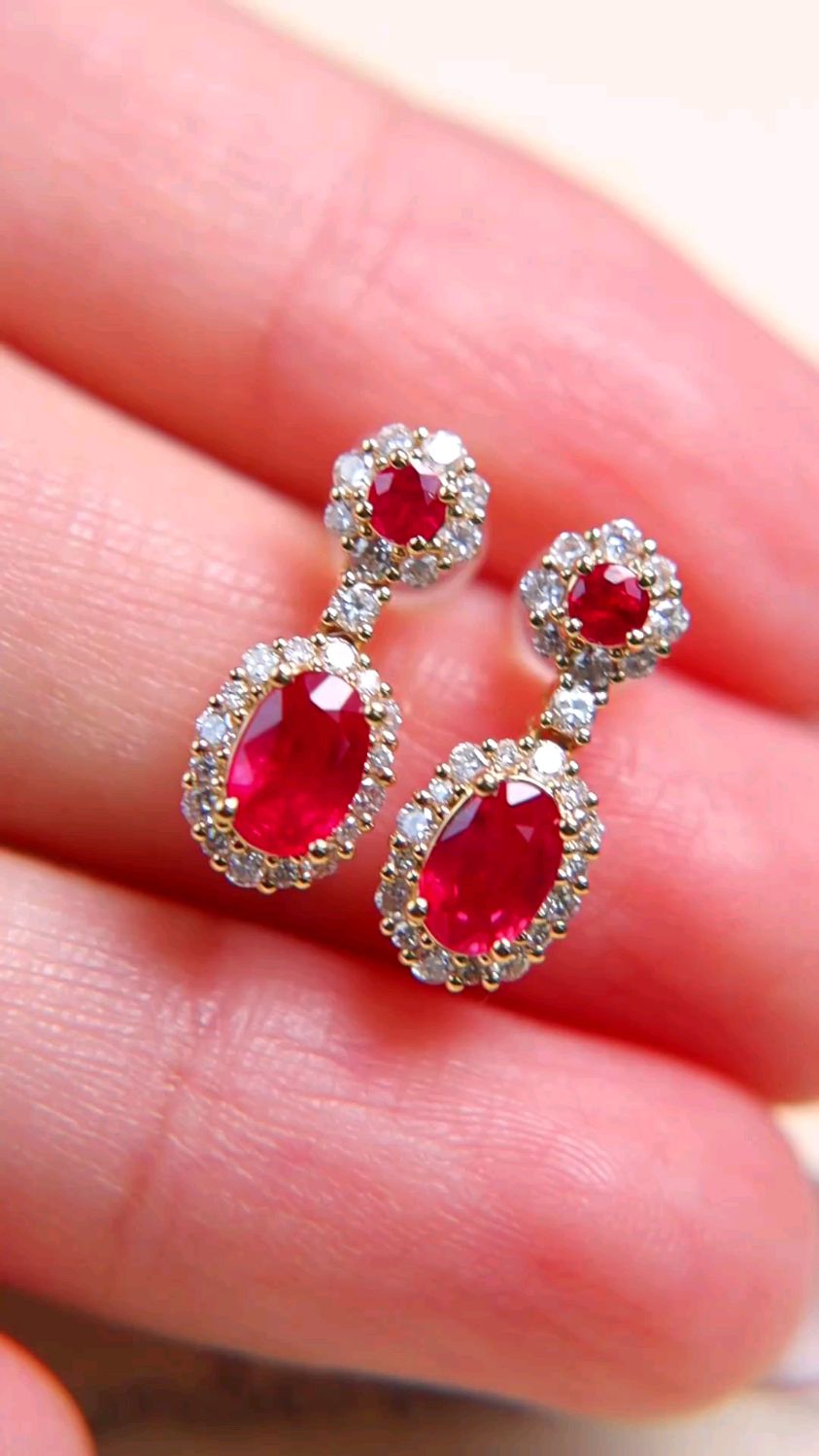 缅甸红宝石耳坠主石156ct钻石0462ct金重257g复古经典温婉大方气质