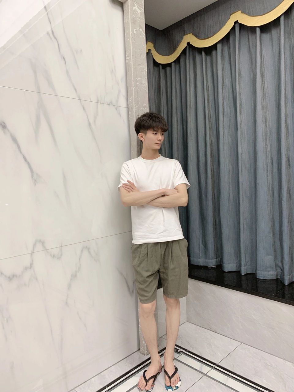 给男朋友买的人字拖#帅哥