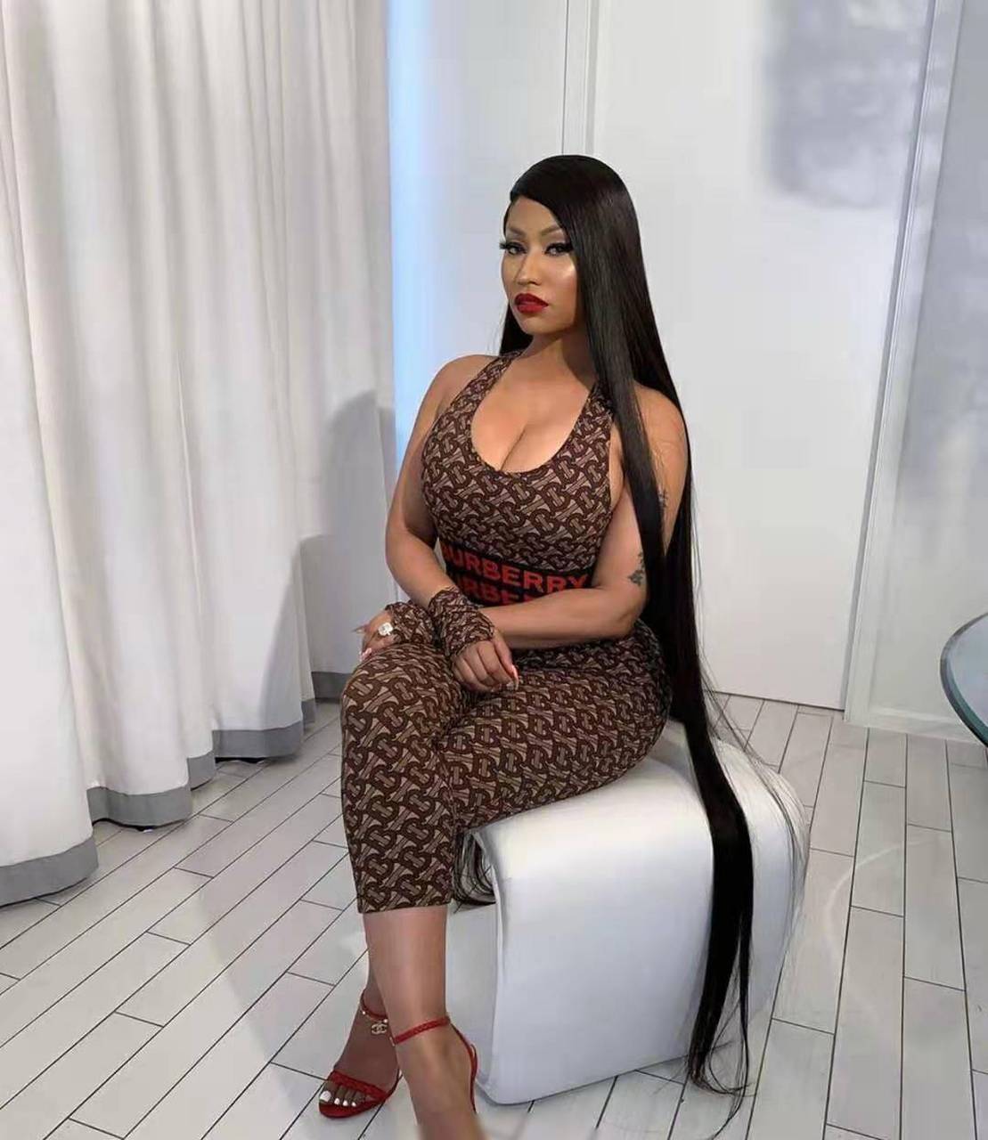 美国歌手"麻辣鸡"妮琪·米娜(nicki minaj)(c).