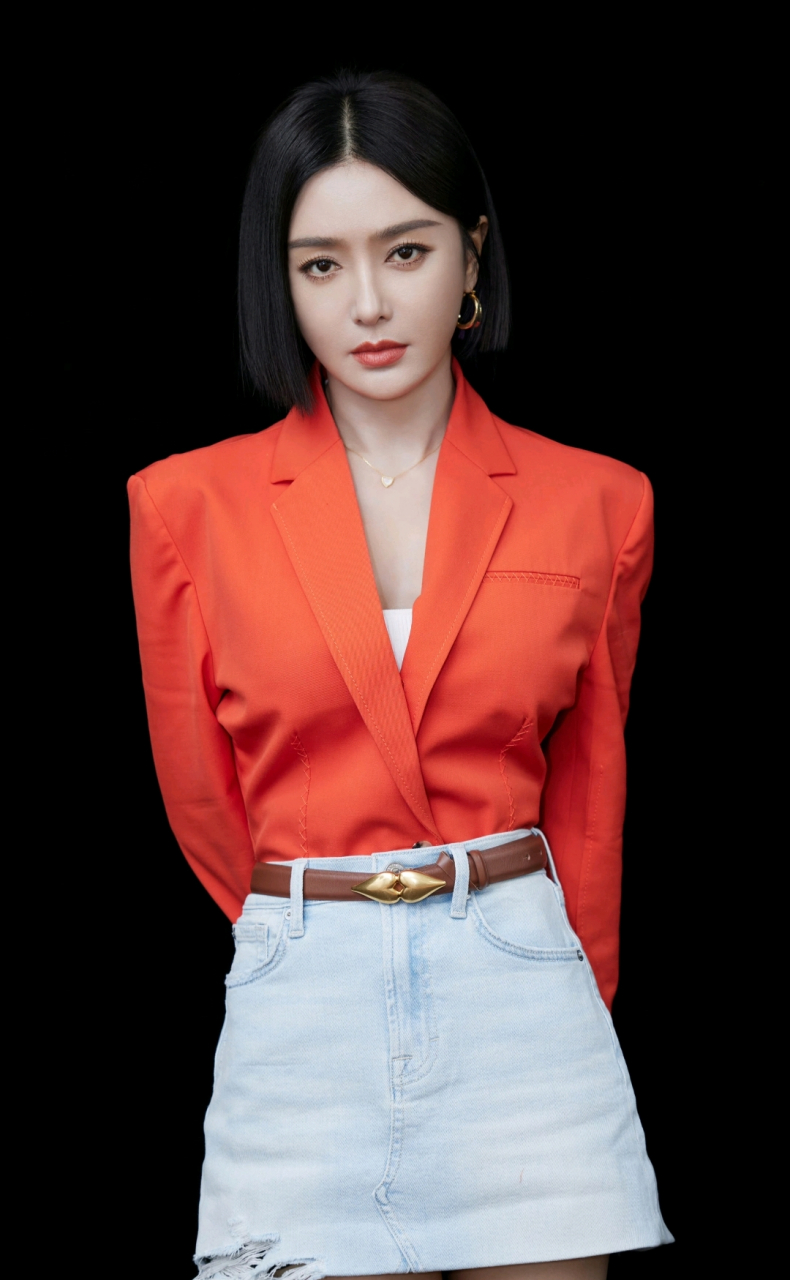 秦岚真好看,又瘦又美又青春!