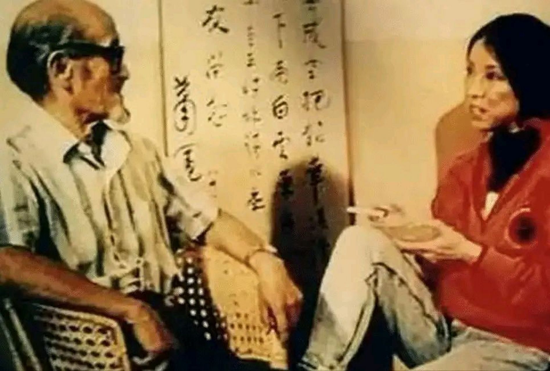 作家三毛,去拜访西部歌王王洛宾,倾心于他的才华,大胆地提出,要和他