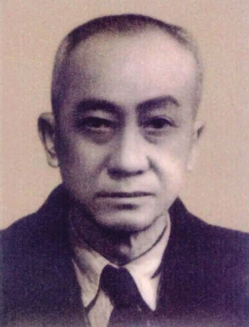 在新中国成立前,李文骥曾4次来到武汉长江边,参与大桥的选址筹建