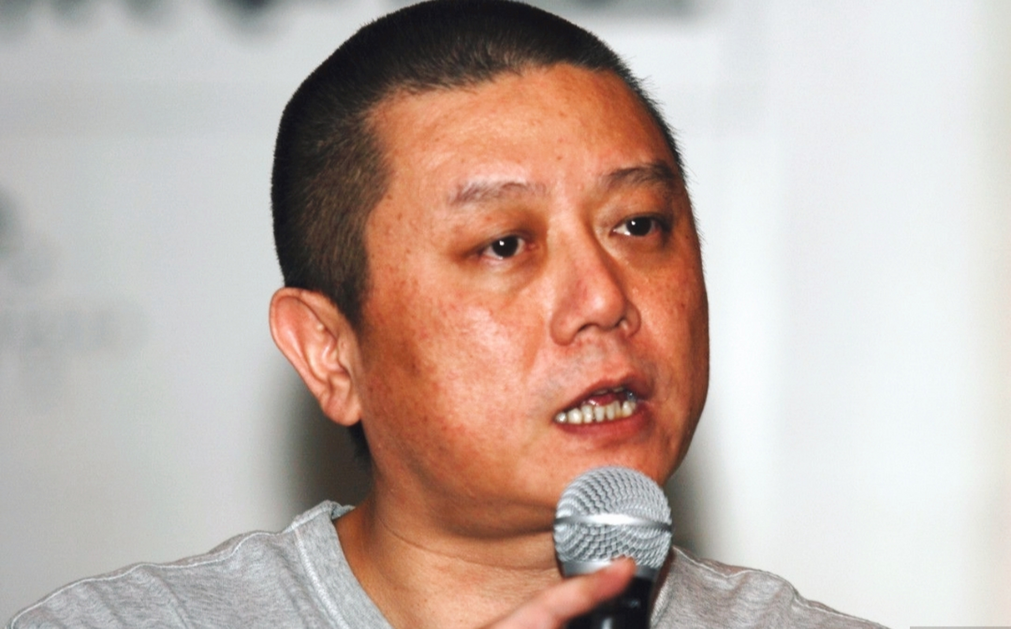 越来越觉得王朔说的这段话一针见血!