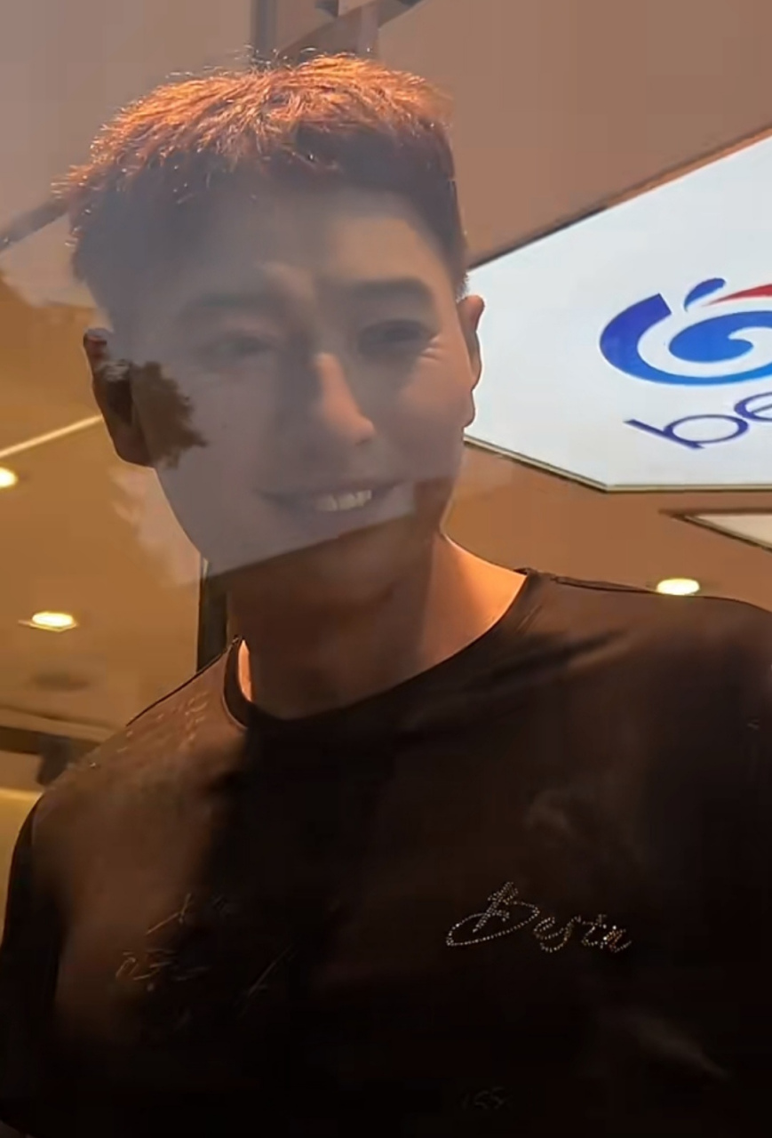 服装店的假人模特有多真!