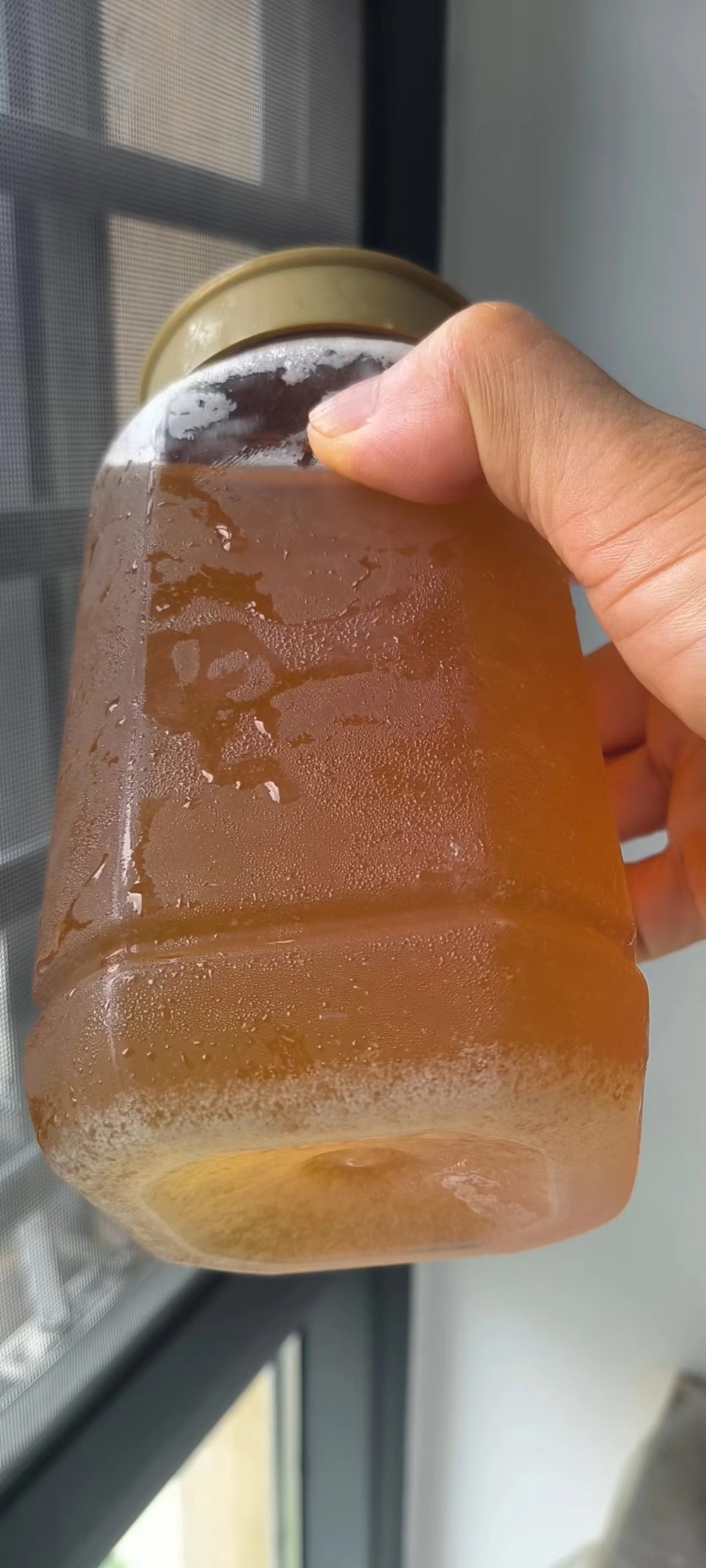 蜂蜜时间长了结晶怎么化开(蜂蜜时间长了结晶是怎么回事)