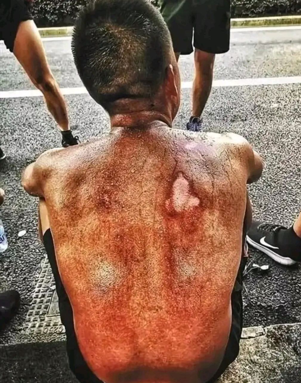 每年我国都有大量消防员牺牲,据统计,新中国成立以来有636名消防员