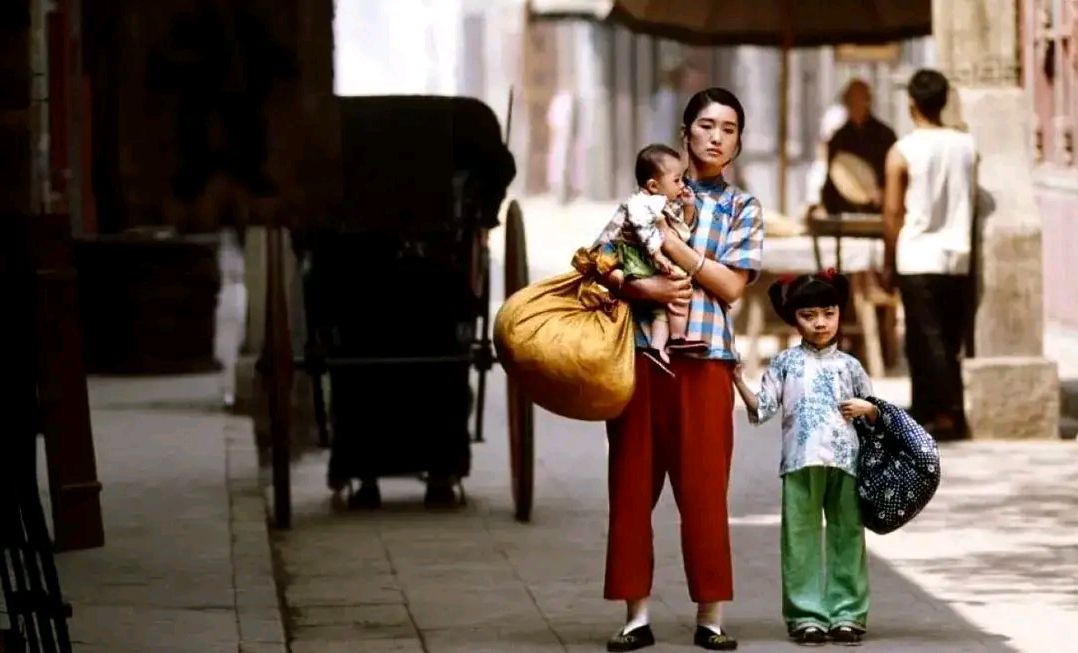 《福貴》裡的主演陳創如今被人遺忘,鳳霞扮演者張雪迎成新晉小花