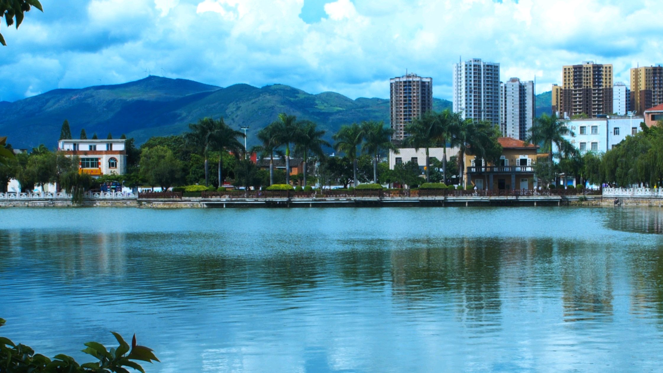 蒙自,一个风景秀丽又适合避暑的地方
