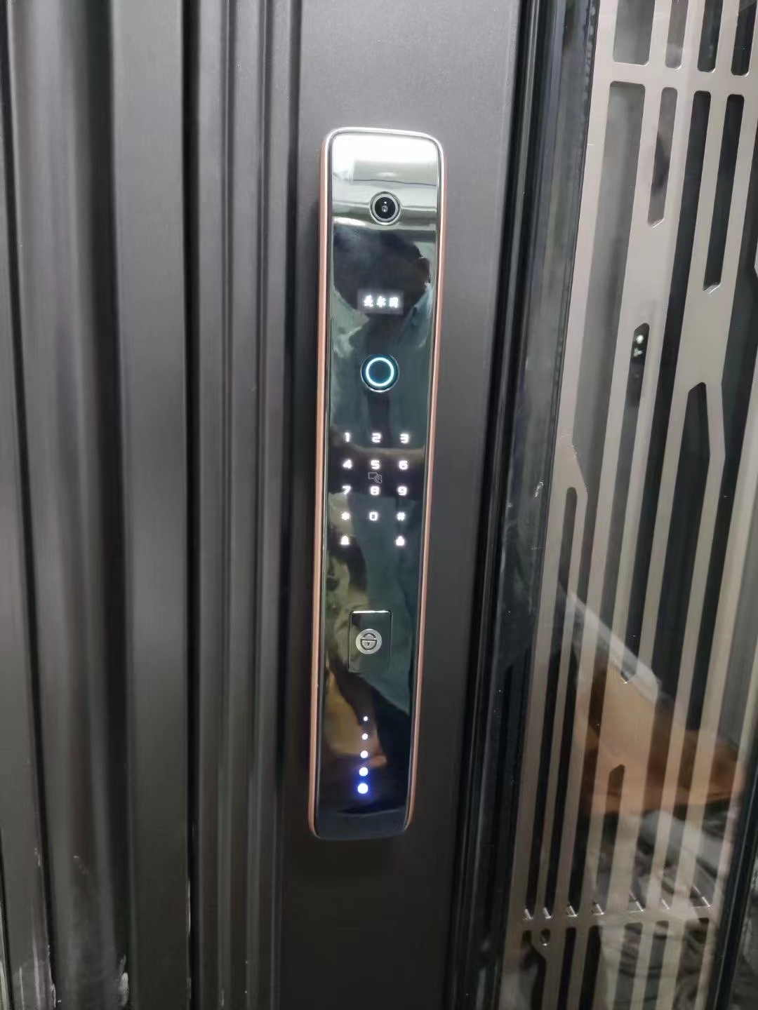 美尔固智能锁安装实图