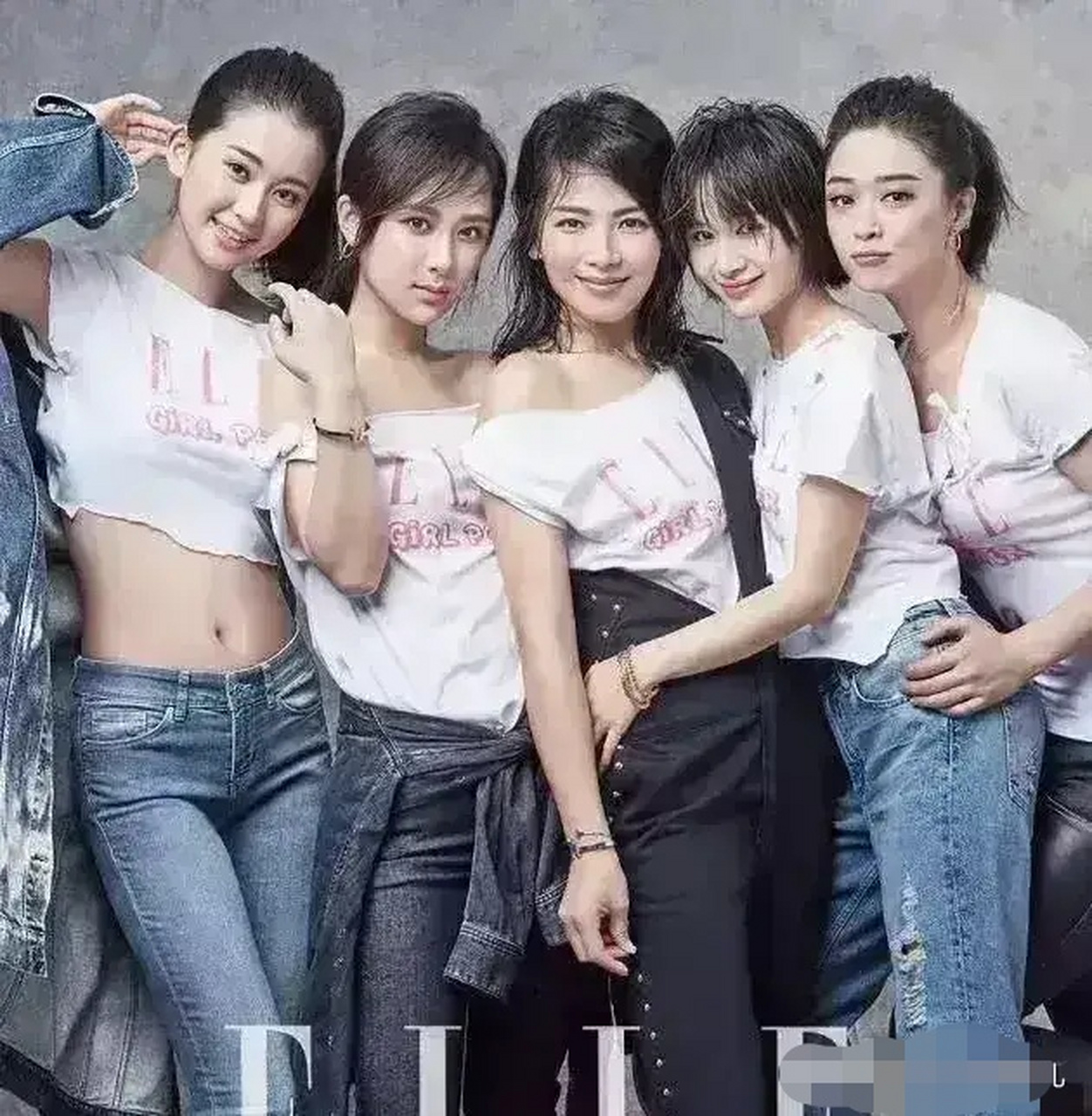 右一开始分别是 蒋欣 王子文 刘涛 杨紫 左一那个美女是谁啊?