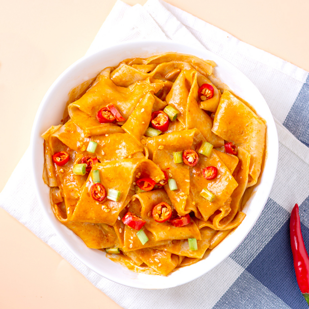 来啦来啦,超级好吃的凉皮代餐 真心推荐这一款凉皮  吃欢天红油面皮