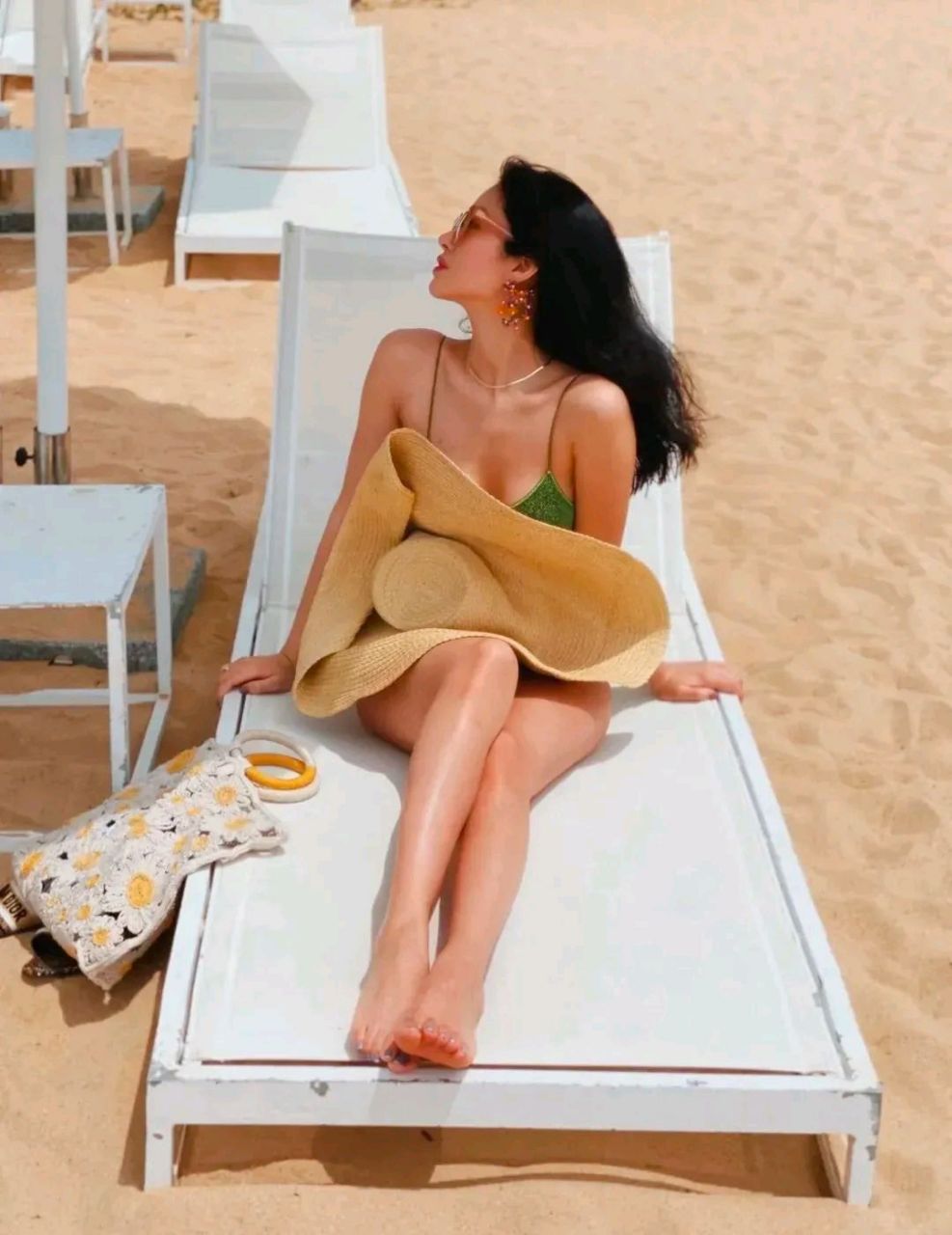 杨采钰,沙滩照太美了#惊艳瞬间# #人间绝色# #百家号星火计划