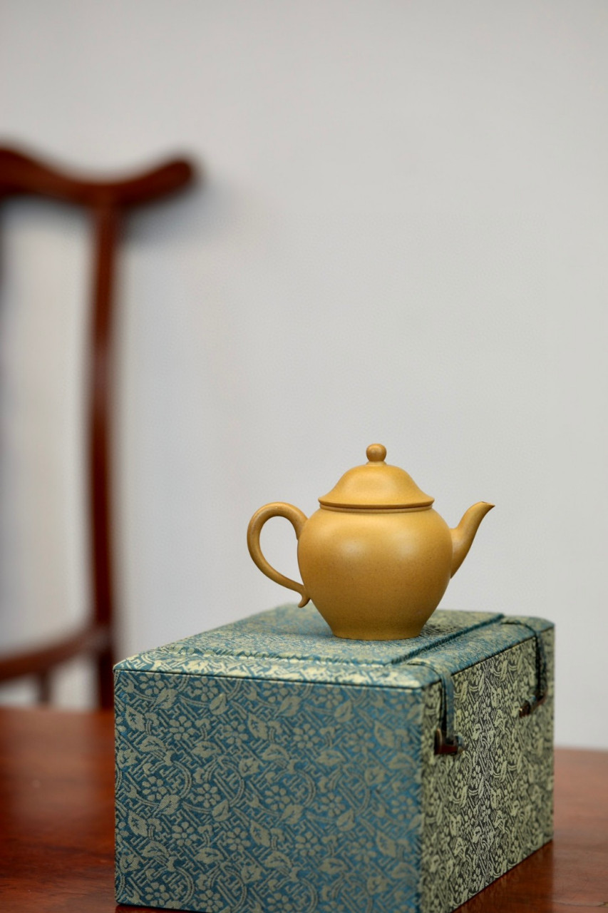 橄榄|优质黄金段|160cc|全手  壶型小巧雅致,身如橄榄,气韵如秋水灵动