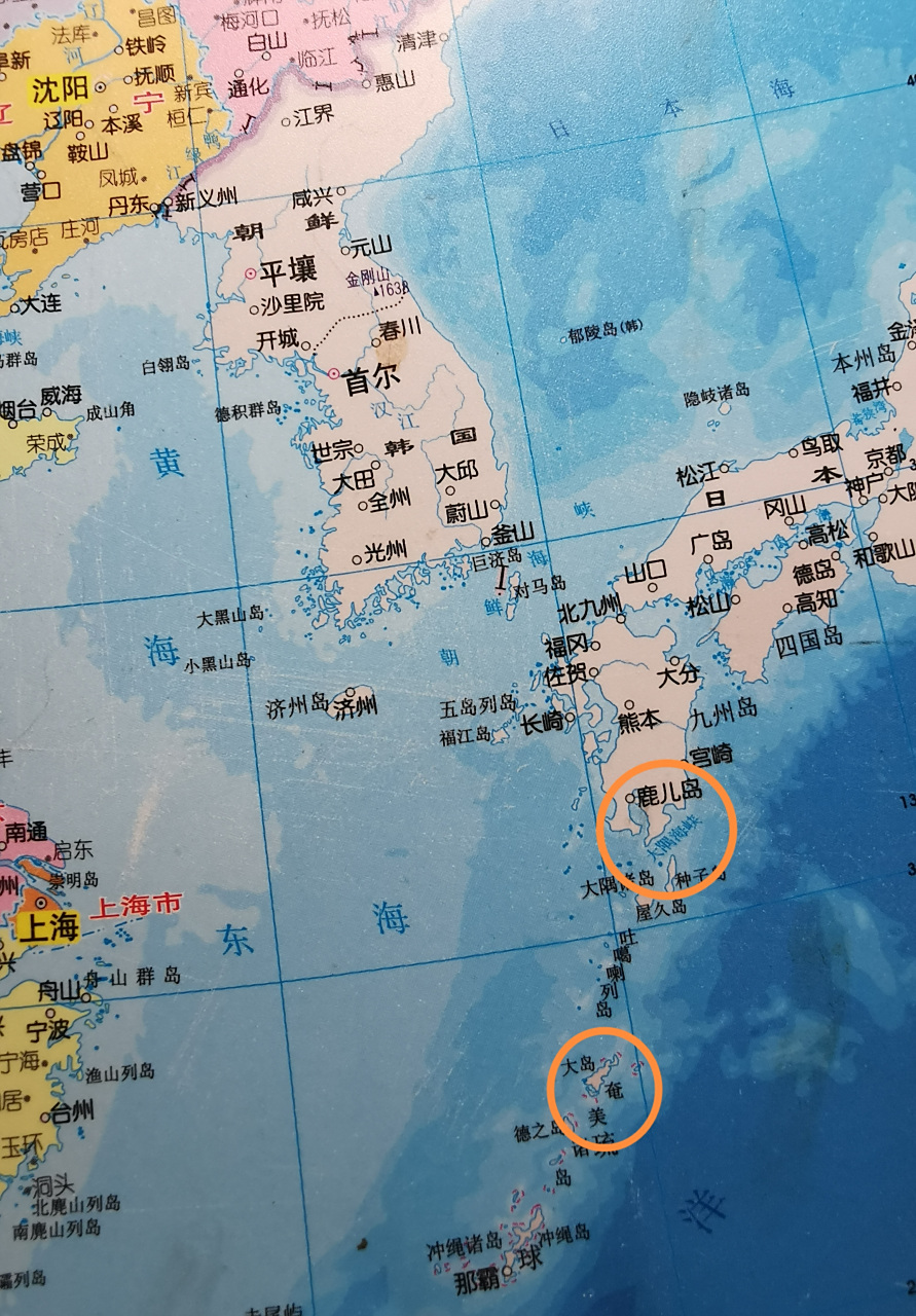 解放军两栖攻击舰,第一次穿过日本南部的大隅海峡进入太平洋.